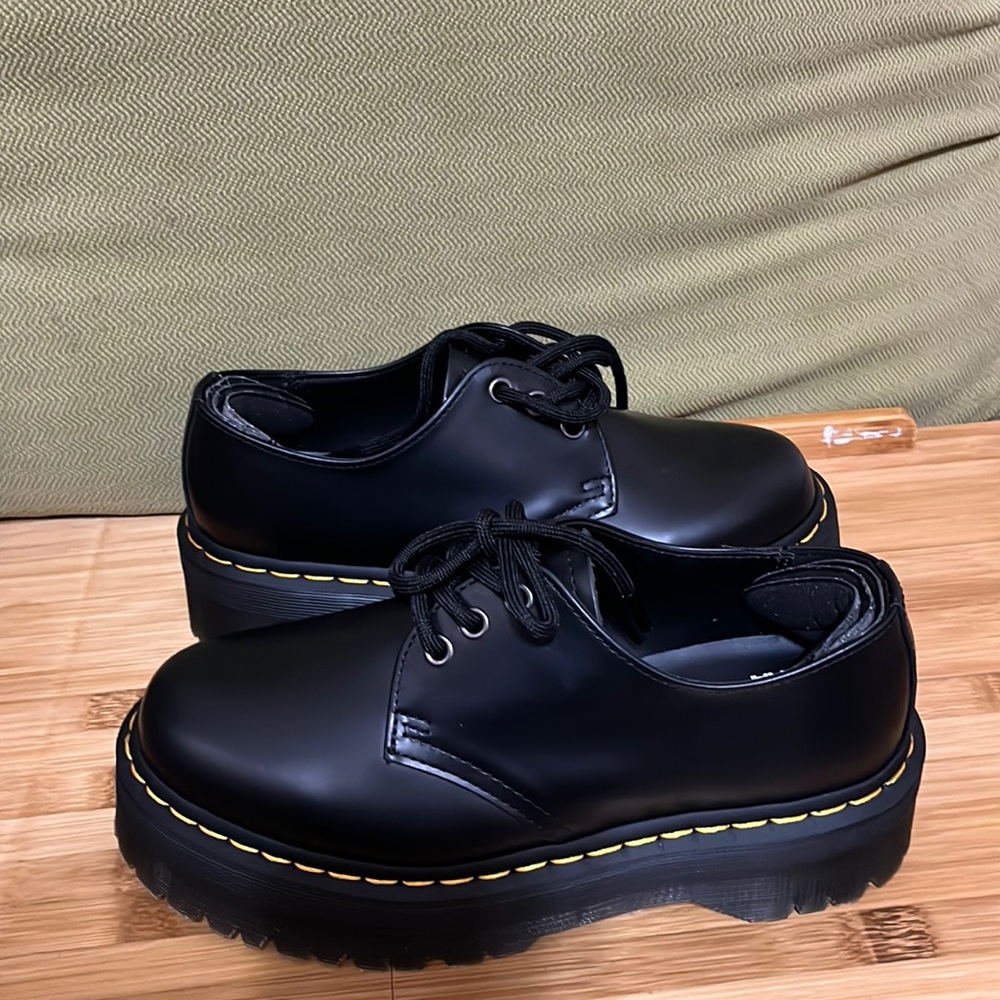 Dr. Marten’s 1461 Smooth Leather Platform Shoes US 7W/6M